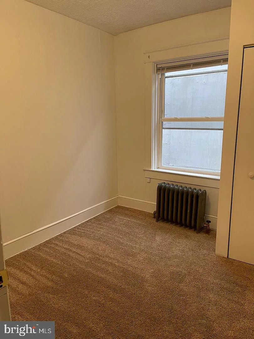 2 bed, 1.0 bath, 800 sqft, $1,200 — Photo 3
