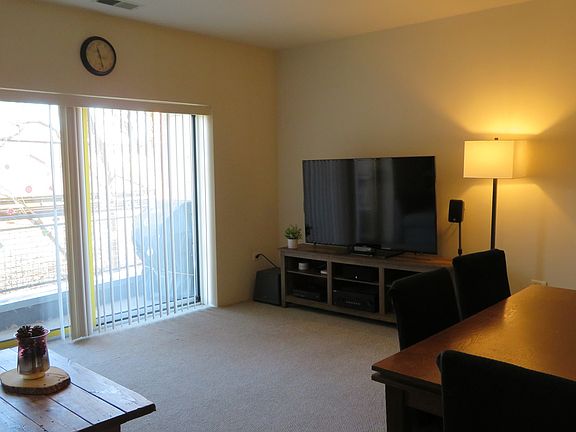 3rd image of 1222 Chicago Ave APT 202