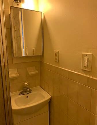 4th image of 17271 Highland Ave