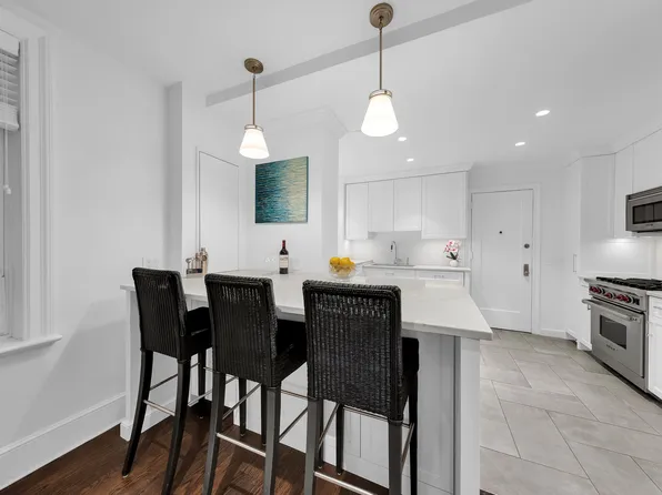 325 West 86th Street 7B image 2 of 11