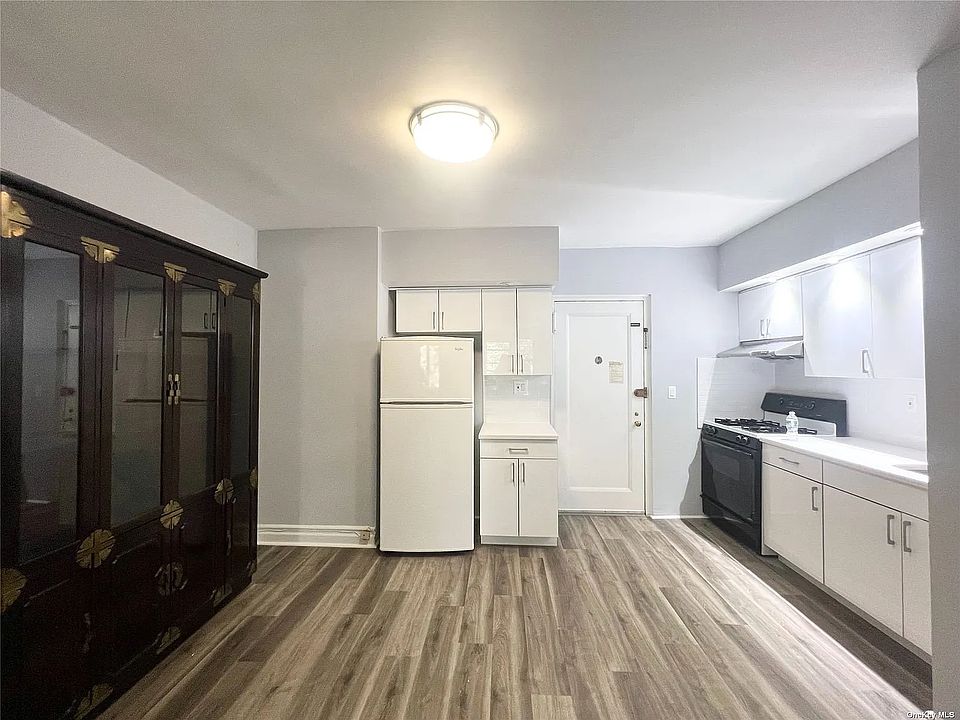 1st image of 3516 85th St APT 1F
