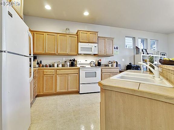 4th image of 103 NW Glencory St