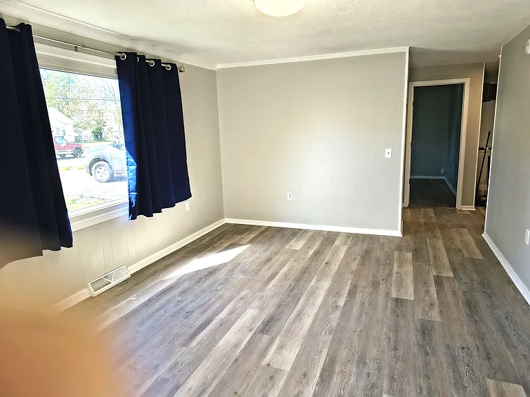 2220 Indiana Ave — Photo 8