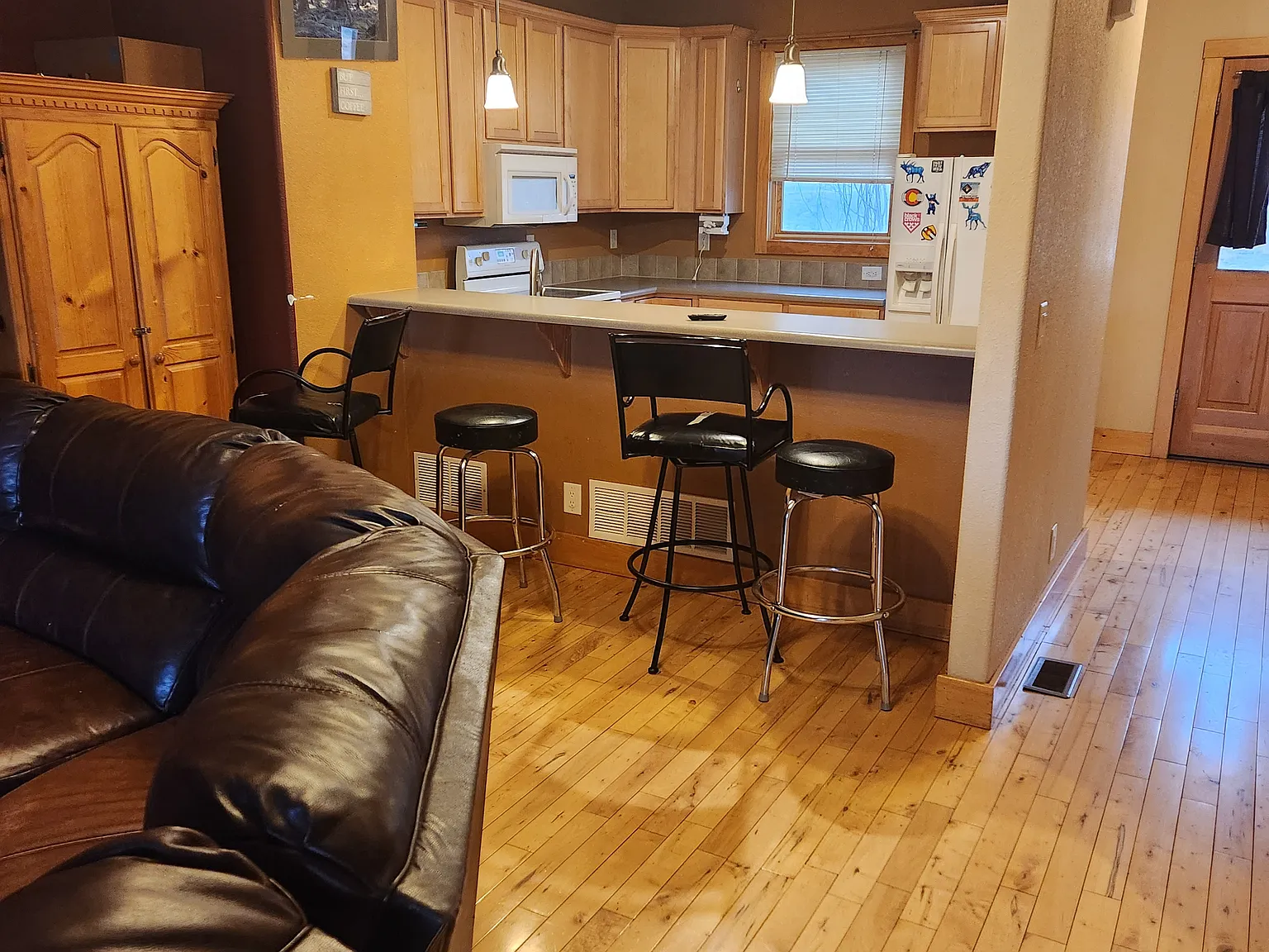 3 bed, 2.5 bath, 1485 sqft, $2,350 — Photo 4