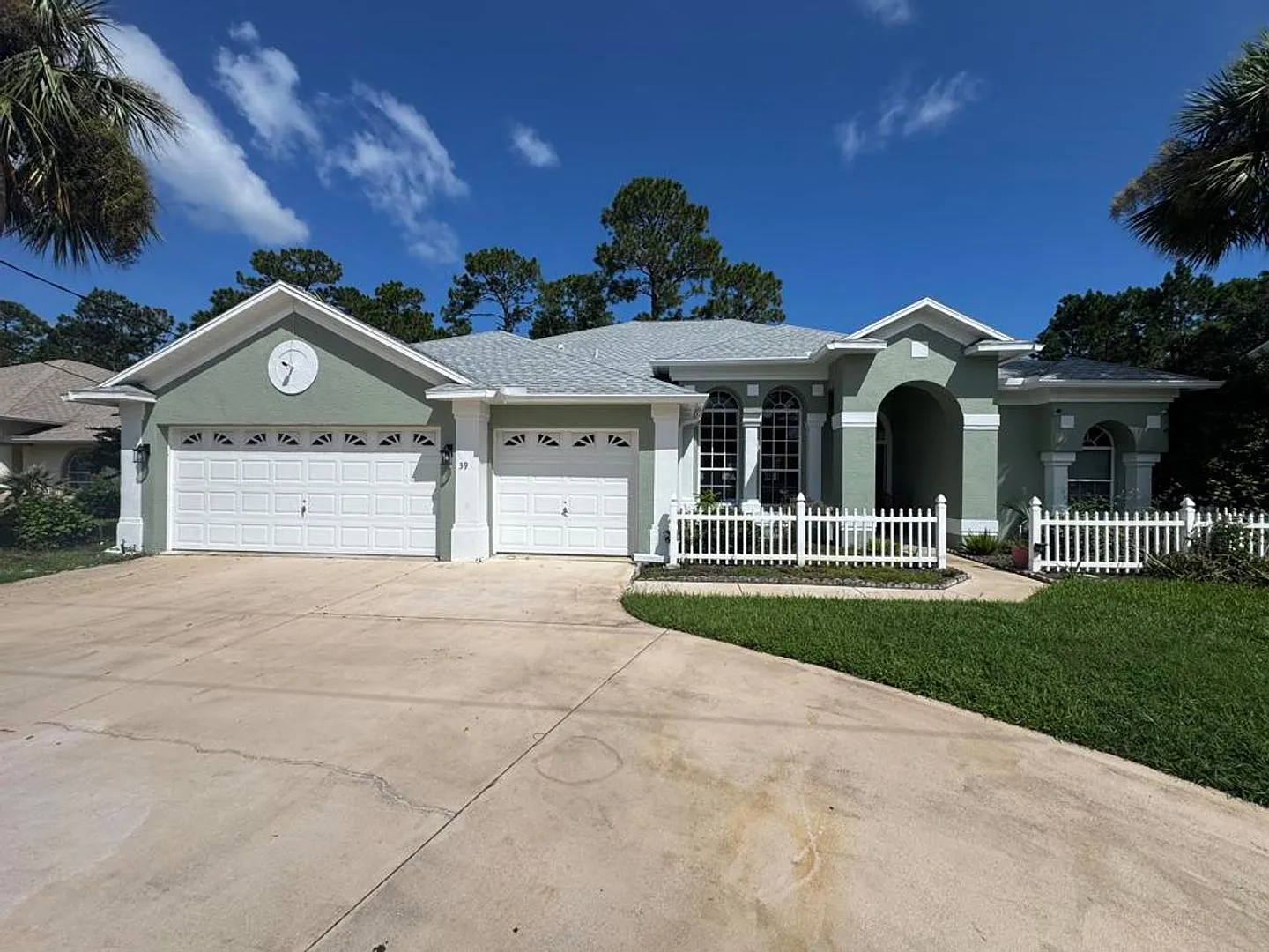 4 Bedroom in Pine Lakes — Photo 1
