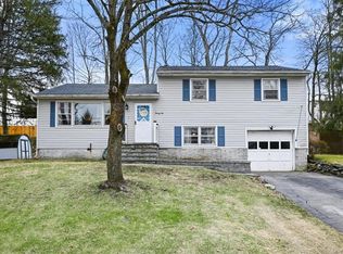 22 Essex Rd, Poughkeepsie, NY 12601