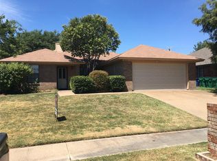 8221 Lesley Ln, Watauga, TX 76148