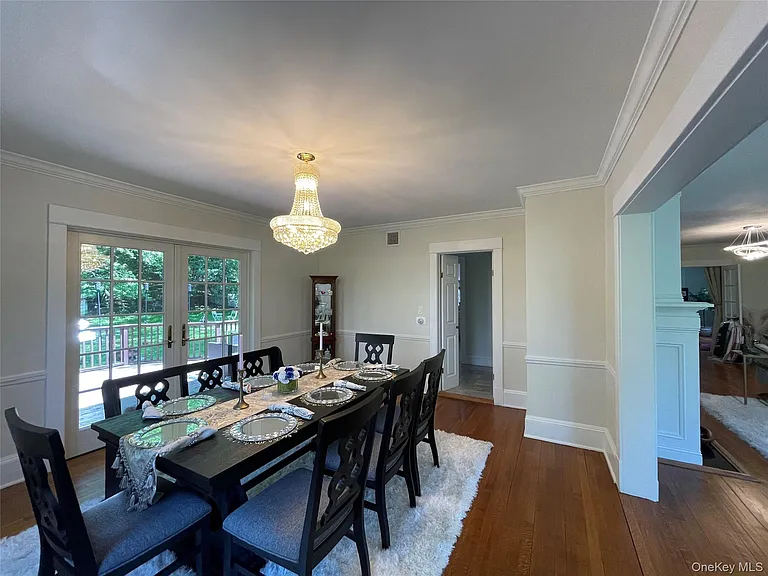 38 Gedney Park Dr — Photo 5