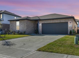 2402 River Way Dr, Navasota, TX 77868