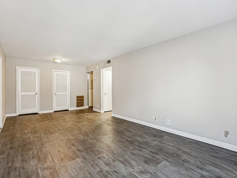 Northfield Manor Apartments — Photo 10