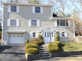 8 Putnam Rd, North Reading, MA 01864