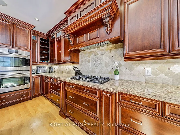 3 Westrose Ave — Photo 6