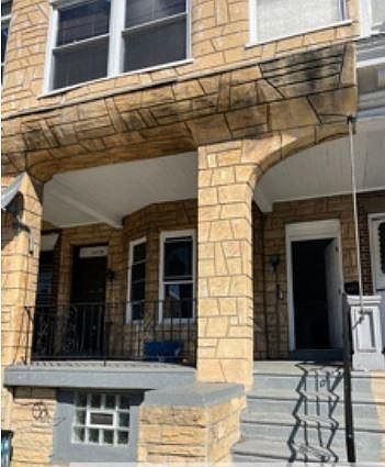 1st image of 5219 Spruce St Floor 1