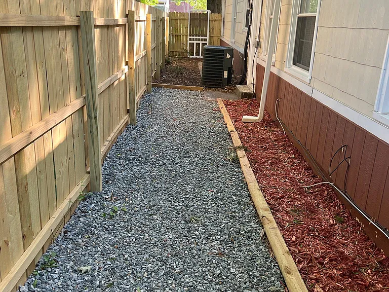 446 Plymouth Ave — Photo 9