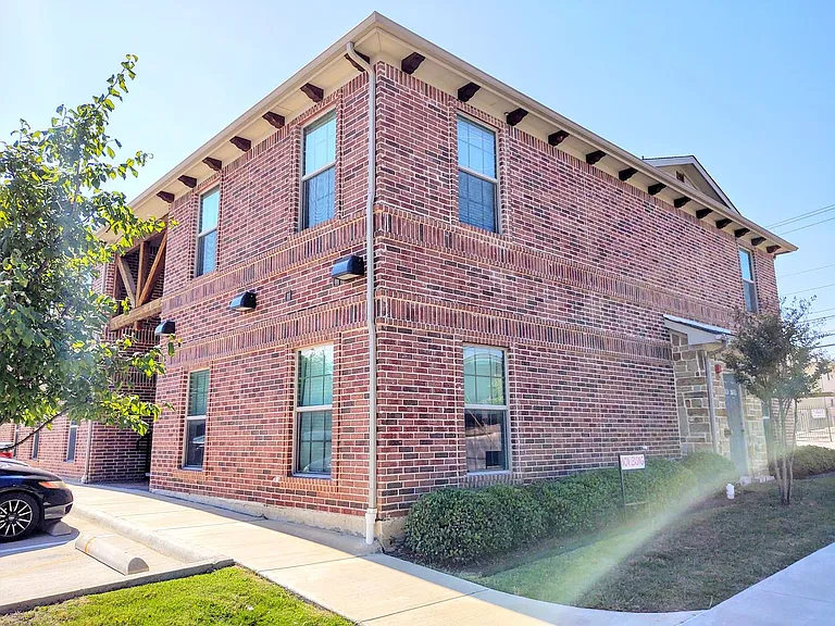 Hickory Park Apartments — Photo 9