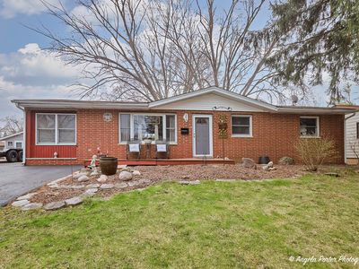 390 Willow Rd, Wauconda, IL, 60084