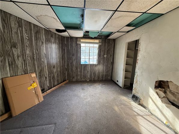 pittsburgh-pennsylvania-87992086 picture