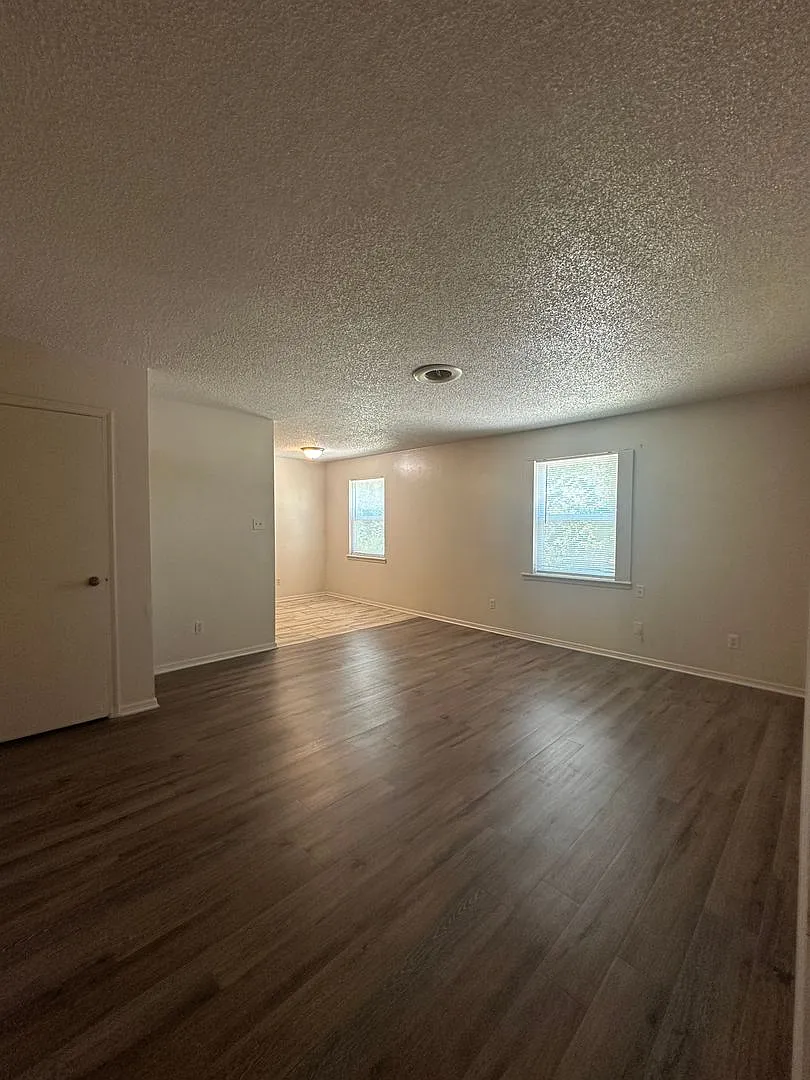 1700 Carthage 4-Plex — Photo 4