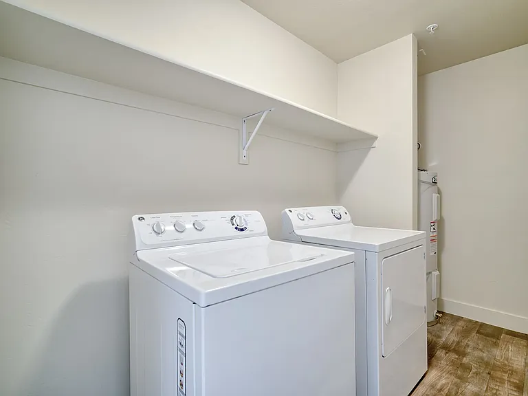 Mesa Falls Apartments — Photo 39