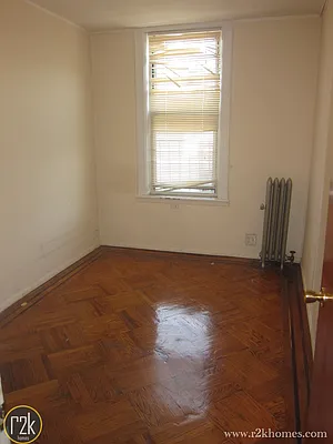 Rented by Realty 2000 Corp | media 8