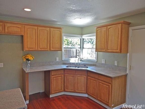 5th image of 1221 Browning Dr
