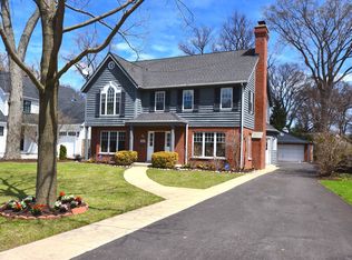 918 Illinois Rd, Wilmette, IL 60091