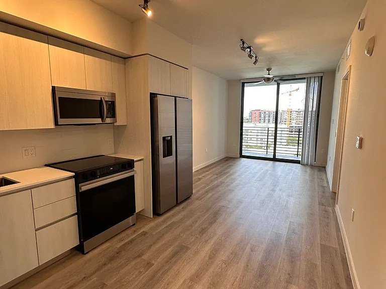 720 NW 4th Ave #A — Photo 3