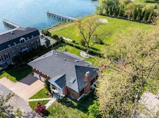 100 The Tideway, Manhasset, NY 11030