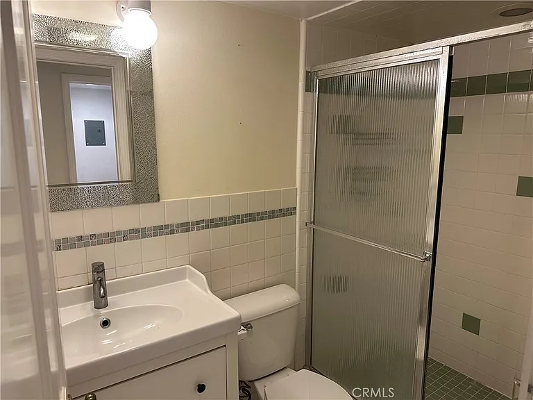 10338 Eastborne Ave — Photo 18
