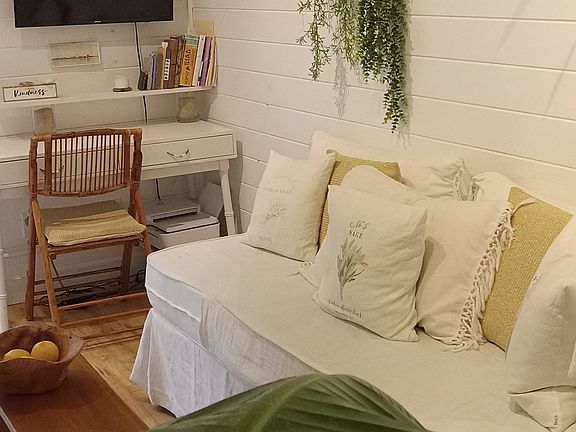 Living area/desk