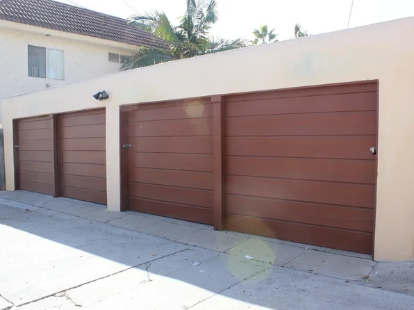 48th St (Garages)