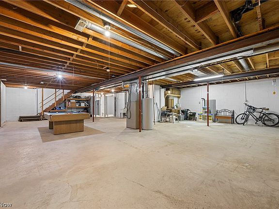 5th image of 528 E Howe Rd