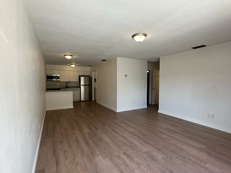 2931 SE 52nd Ave #D — Photo 6