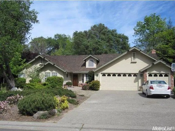 8797 Bronson Dr photo 1