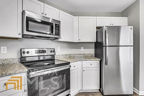 4th image of 108 Cherry Hill Ln