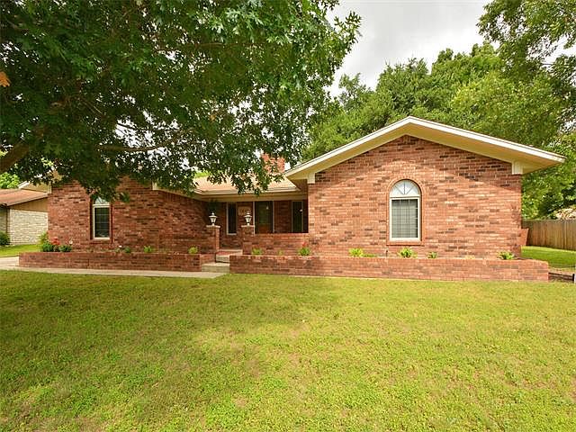 1st image of 1412 Bluebonnet Dr