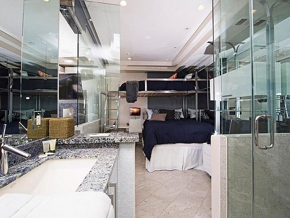 5th image of 3275 Ocean Front Walk APT 1