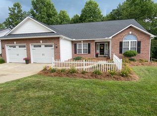 2368 24th Street Ln NE, Hickory, NC 28601