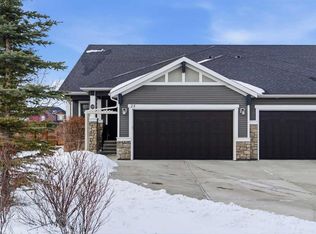 25 SE Fireside Lndg, Cochrane, AB T4C 0V9