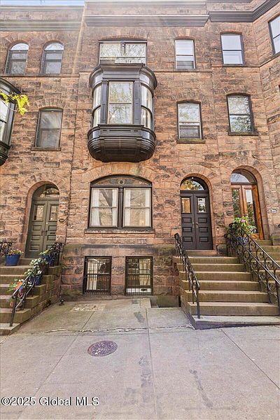 2nd image of 218 Lancaster Street