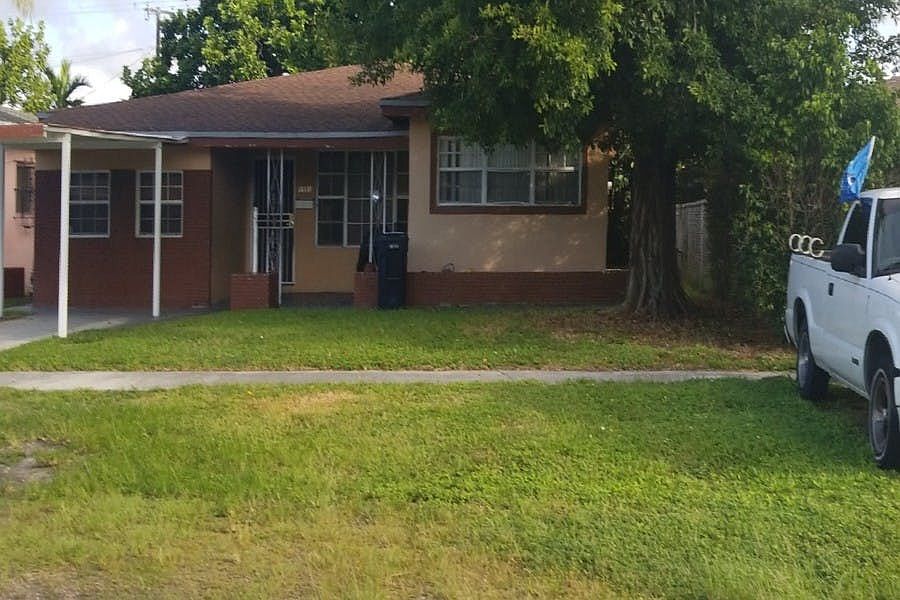 2nd image of 1551 NE 161st St