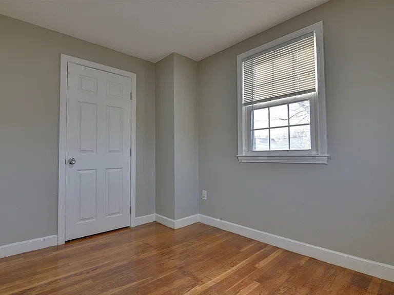 30 Trull St #4 — Photo 8