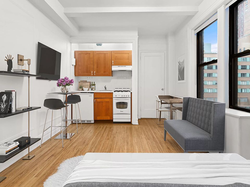 1st image of 457 W 57th St #1409