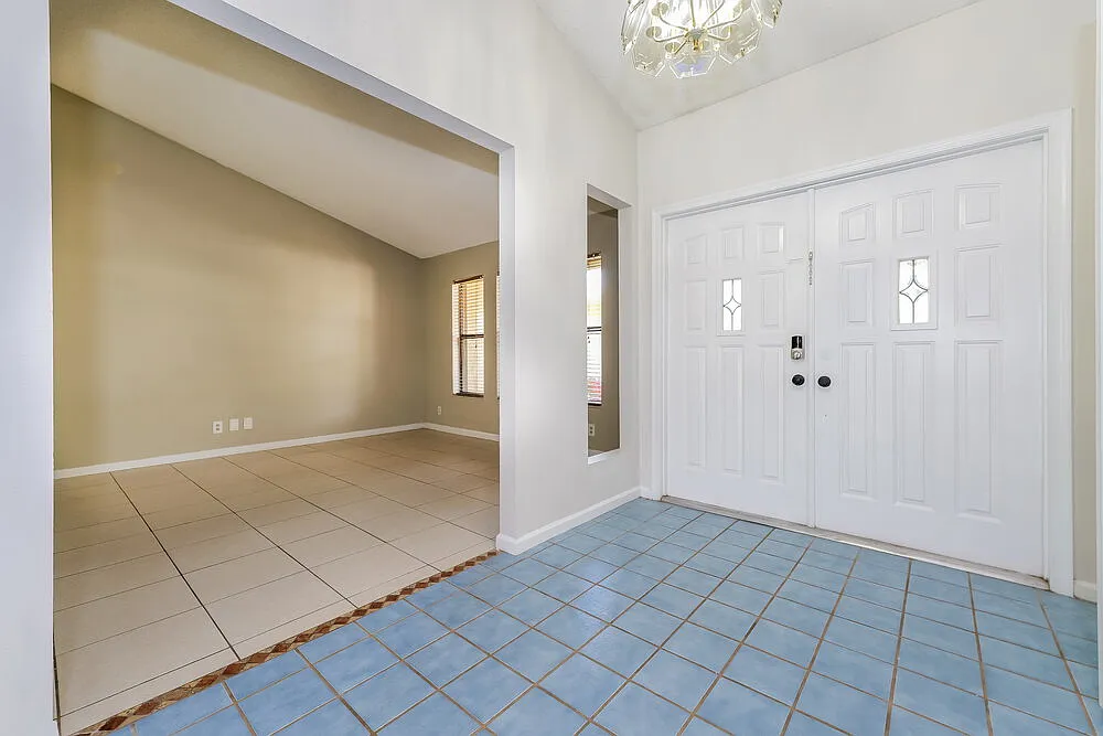4 bed, 2.0 bath, 2323 sqft, $3,390 — Photo 3