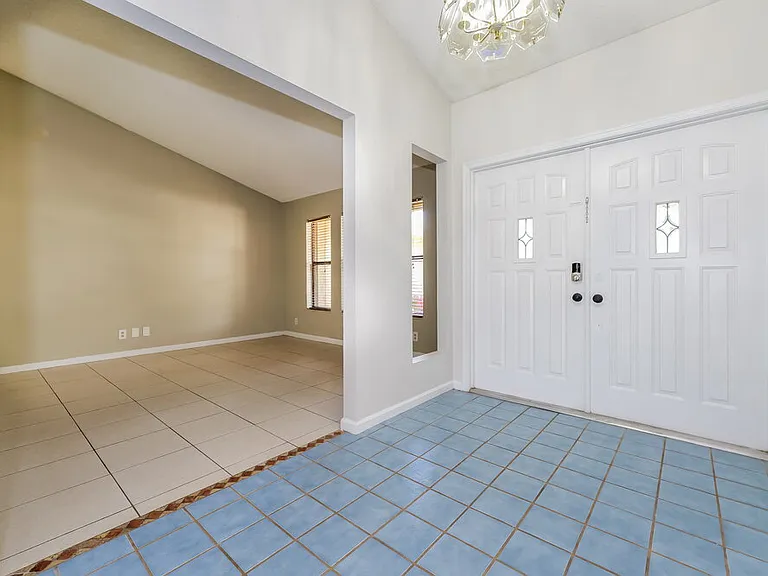 547 Indigo Ave — Photo 3