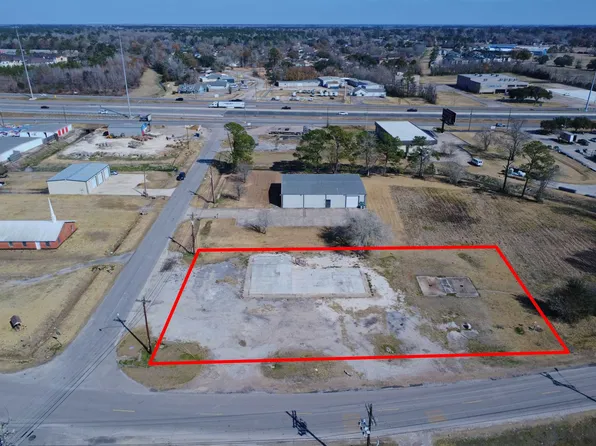 6595 Lawrence Dr, Beaumont, TX 77708