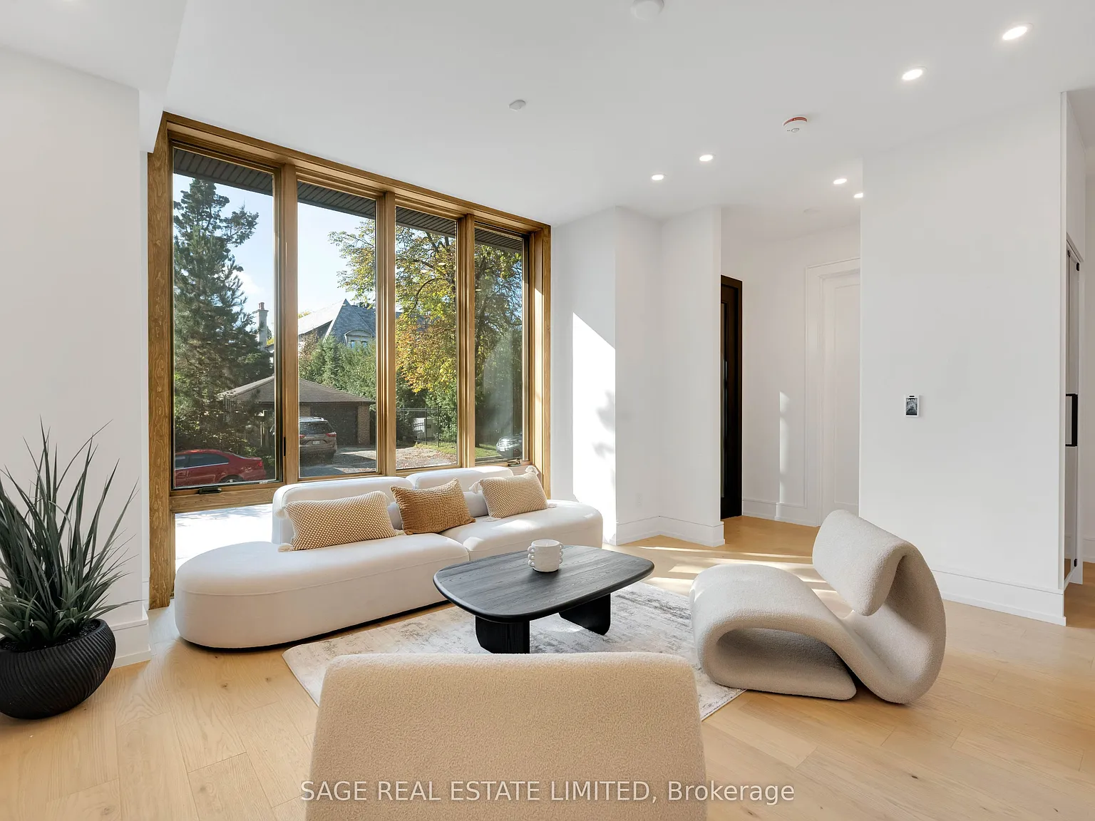 5 bed, $10,000 — Photo 2