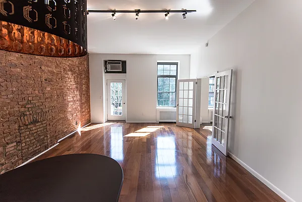 Sold by Easy Street Properties | media 8