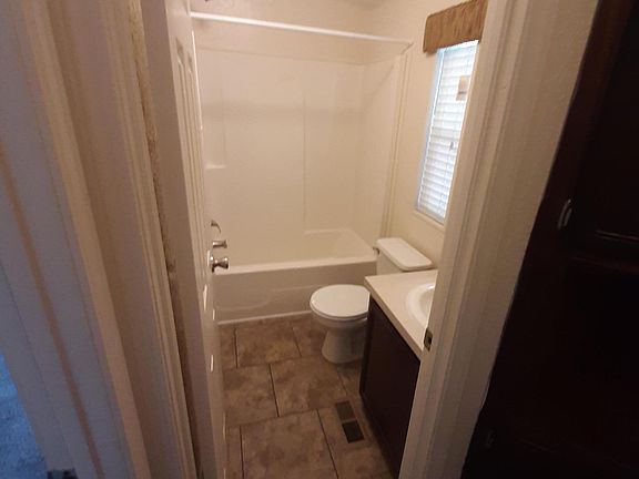 5th image of 235 Jacqueline St