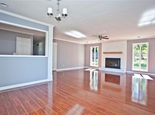 1400 W Pine St, Rogers, AR 72758